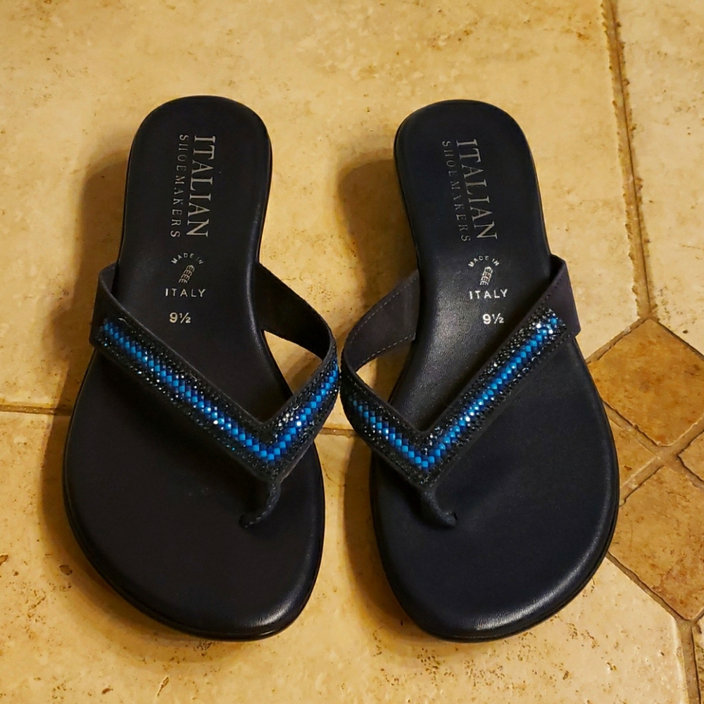 Blue flops 🕶
